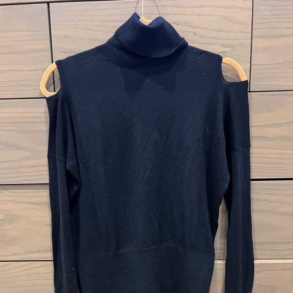 VINCE Dark Blue Split Shoulder Lightweight Turtleneck Wool Sweater Size XS - Picture 10 of 14